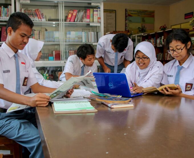 Mengasah Bakat Seni: Workshop Lukisan dan Seni Kerajinan untuk Siswa Sekolah