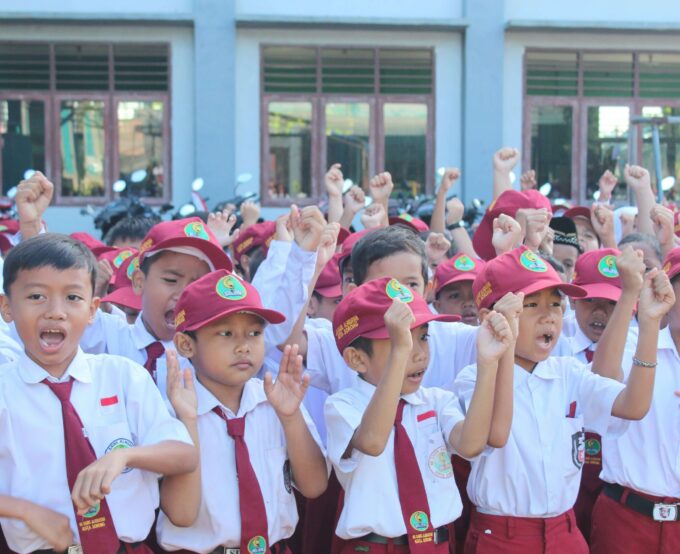 Membangun Keterampilan Soft: Kompetisi Debat dan Public Speaking untuk Siswa